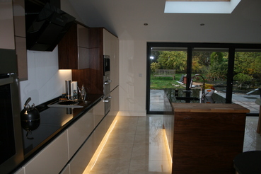 High Gloss Handle free Kitchen