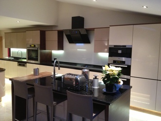 Modern Handle Free Kitchens